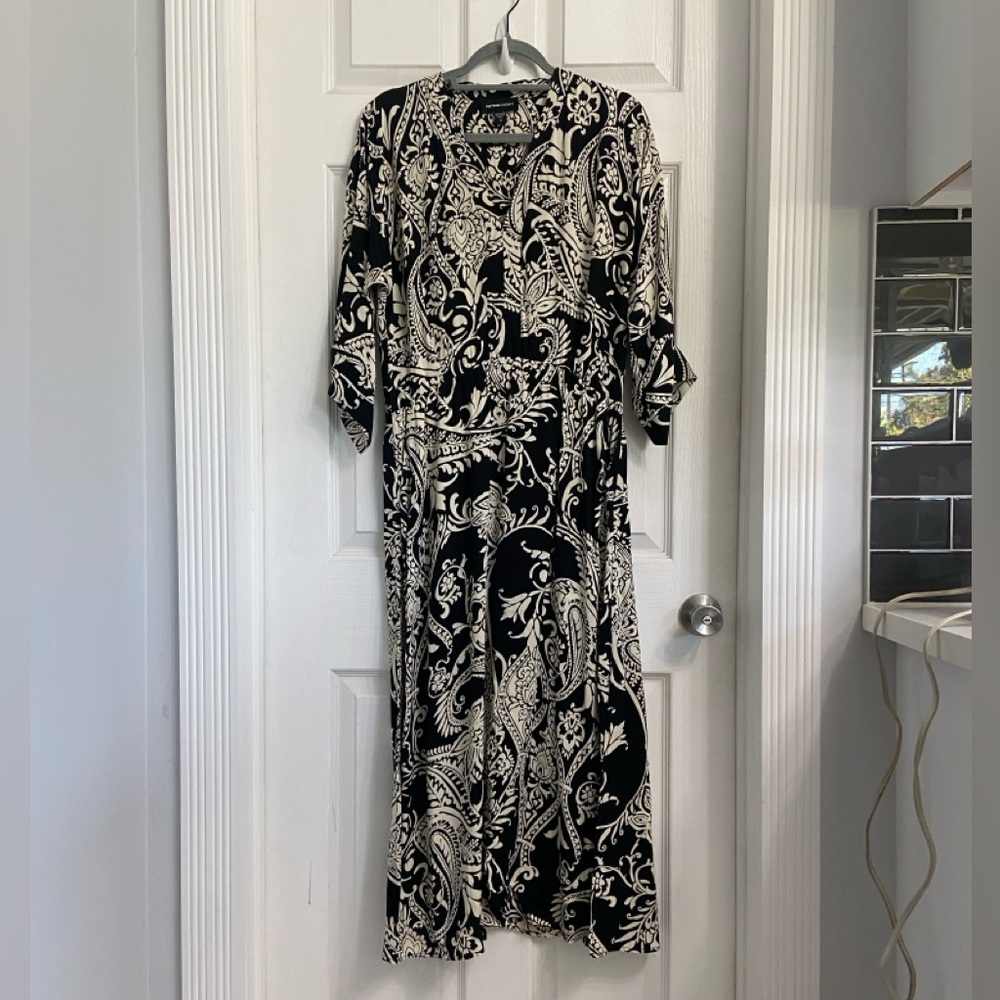 Fifteen Twenty Elegant Midi Dress Small Black and Cream Paisley V-Neck Boho